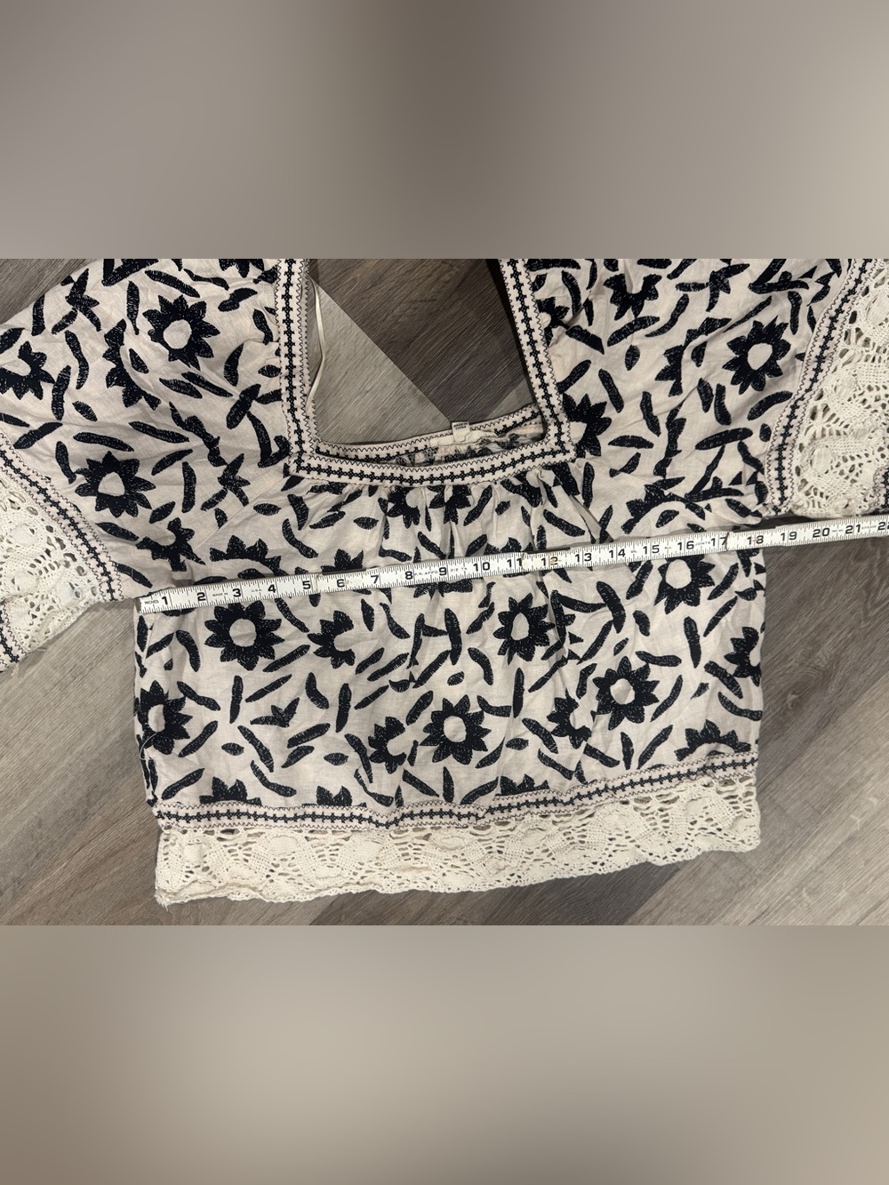 Boho Black & White Linen Blend Cropped Embroidered Peasant Top - Picture 2 of 10